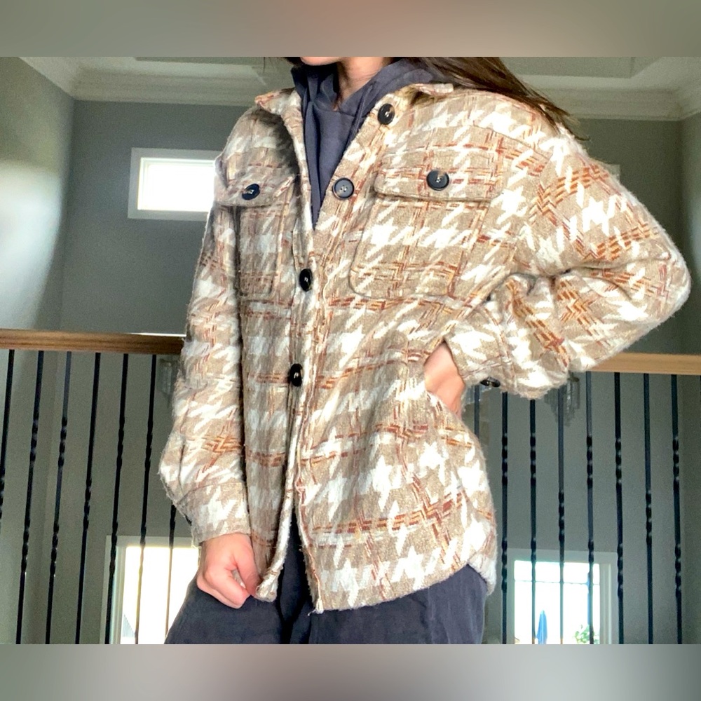 Houndstooth plaid shacket